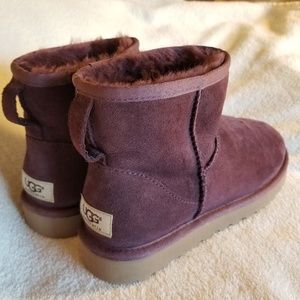 Cozy UGG half boots Women Sz 7 purple EUC